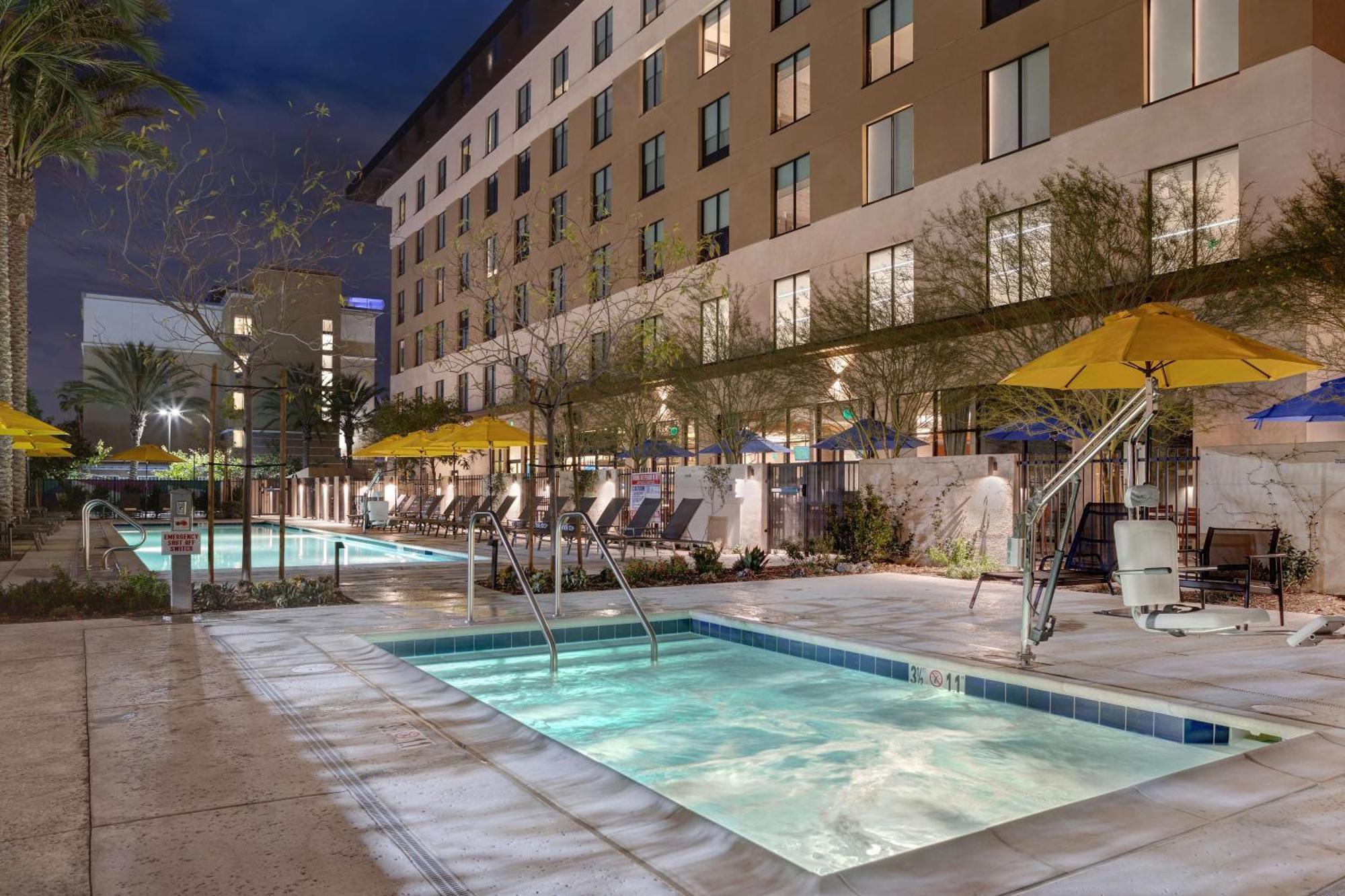 Hilton Garden Inn Anaheim Resort Exteriér fotografie